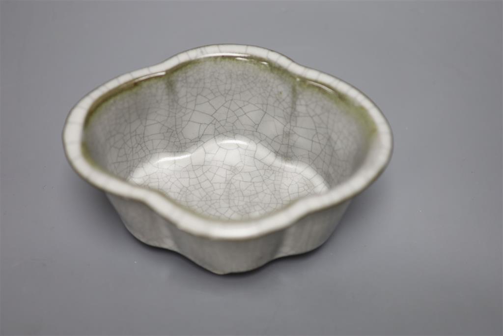 A Chinese crackle glaze plant pot, length 17cm